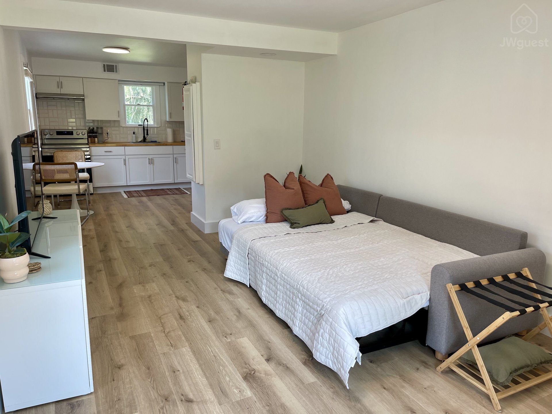 Modern cozy 1 bed 1 bath apartment in the heart of Warwick NY, Warwick, New York — photo 11