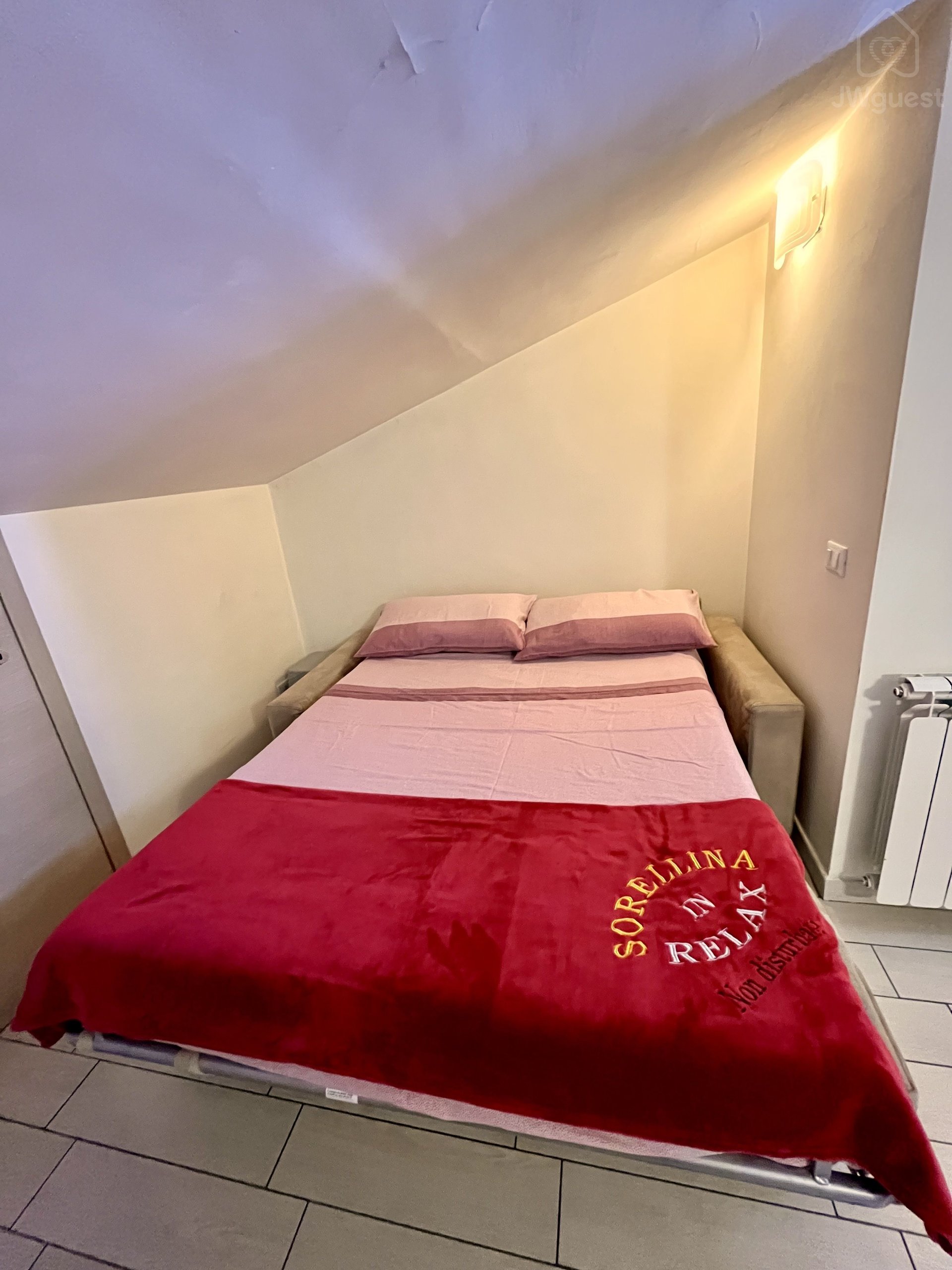 Queen Size sofa bed with memory foam mattress and topper — Cozy Attic Apartment Kingdom Hall & Tram Stop and City Center, Firenze, Toscana