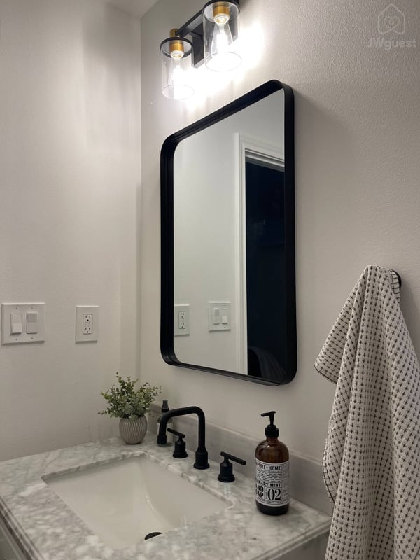Bedroom 2 - bathroom — The Cozy Corner 4BR Sleeps 8, Houston, Texas