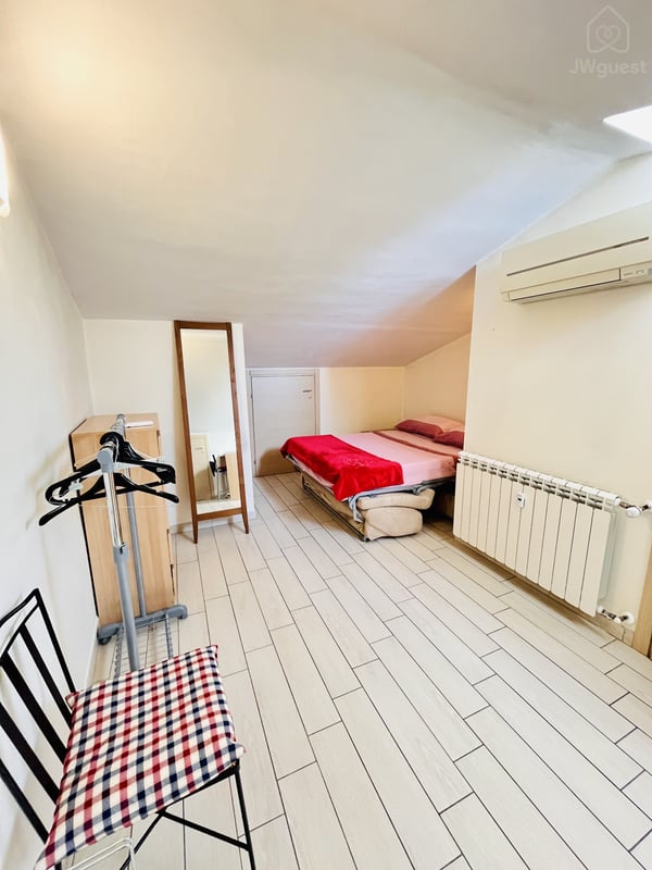 Cozy Attic Apartment Kingdom Hall & Tram Stop and City Center, Firenze, Toscana — photo 12