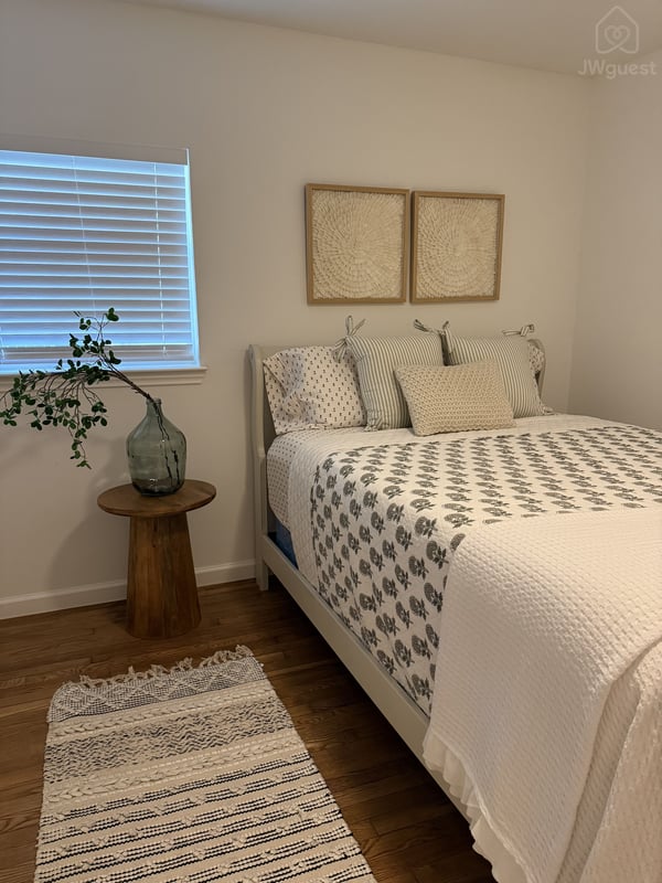 Bedroom 1 — The Cozy Corner 4BR Sleeps 8, Houston, Texas