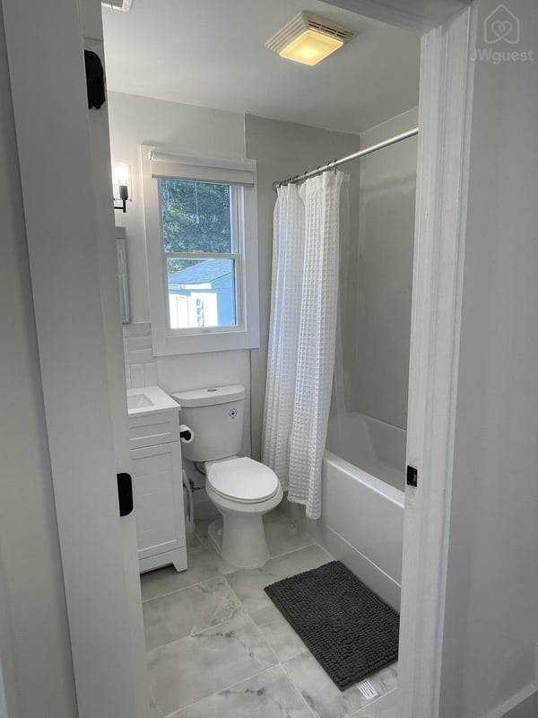 Modern cozy 1 bed 1 bath apartment in the heart of Warwick NY, Warwick, New York — photo 14