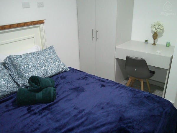Relax in this bright and peaceful queen bedroom featuring a Serta Mattress. — Exclusive apartment ideal for short and long stay in Punta Cana, Punta Cana, La Altagracia