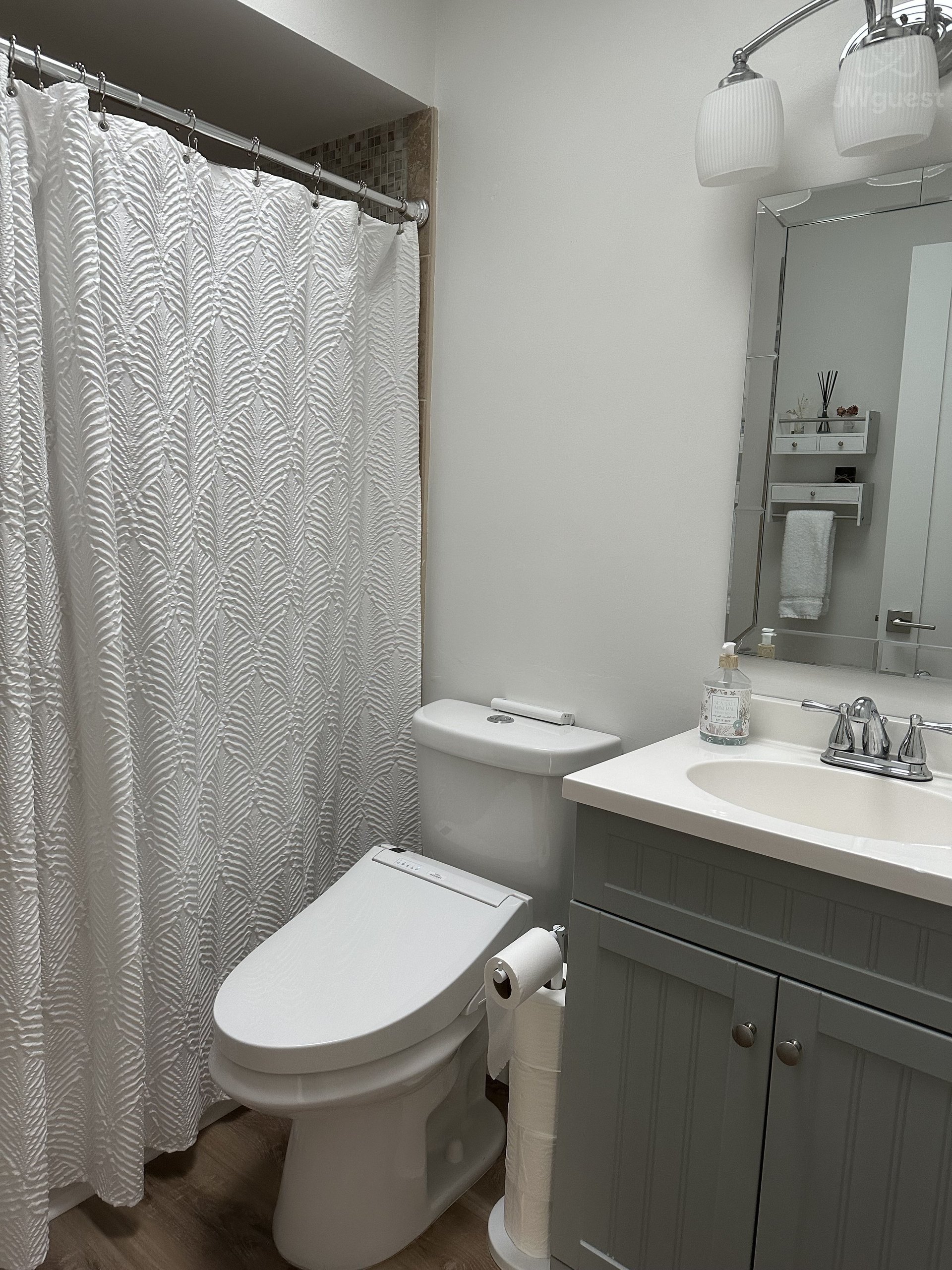 Shared Bathroom for 2 Queen Bedrooms — 2 Miles from SKE -Charming Coastal Home in Palm Coast, Flagler County, Florida