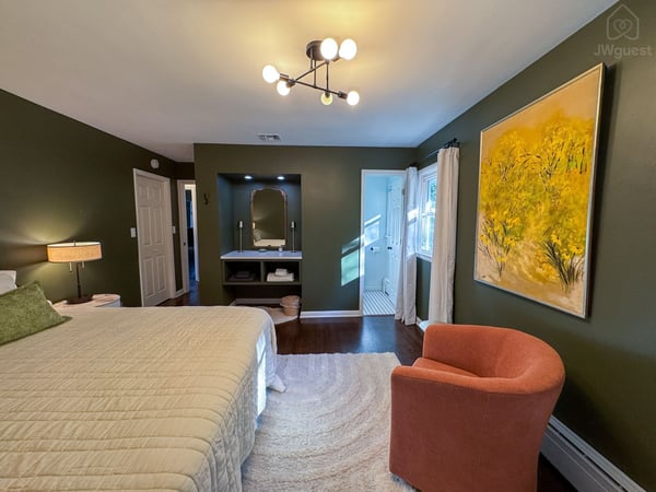 Balm Villa - 2 King En Suites and 1 Queen, Newburgh, New York — photo 37