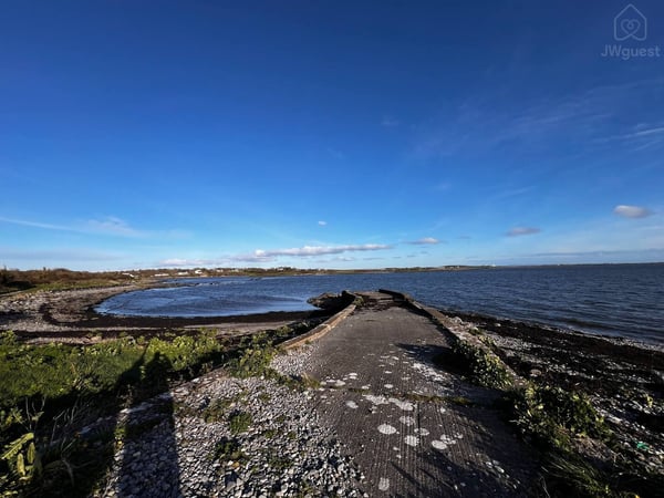 Modern King Room Coastal Walks in Galway City, Galway, County Galway — photo 15