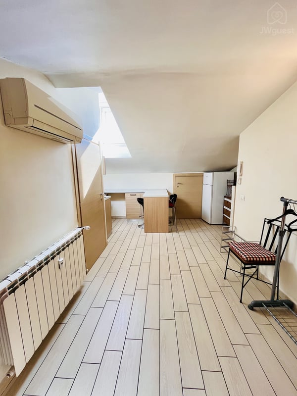 Cozy Attic Apartment Kingdom Hall & Tram Stop and City Center, Firenze, Toscana — photo 14