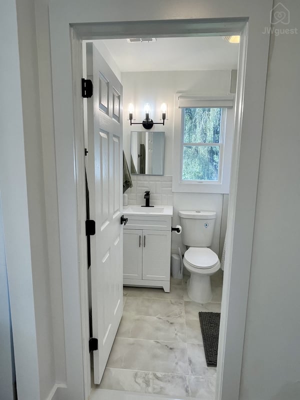 Modern cozy 1 bed 1 bath apartment in the heart of Warwick NY, Warwick, New York — photo 13