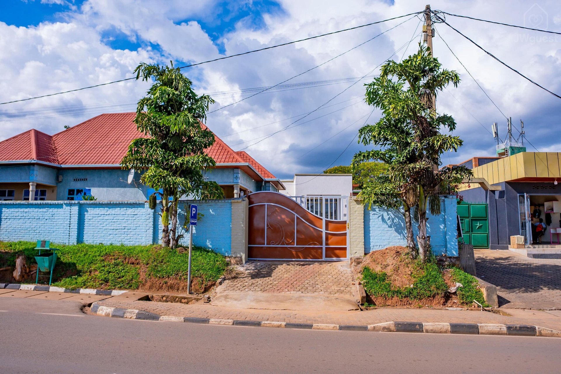View of the house from outside the gate — Cozy 2-Bedroom Haven Near KGL Airport - Valley View, Kigali, Kigali City