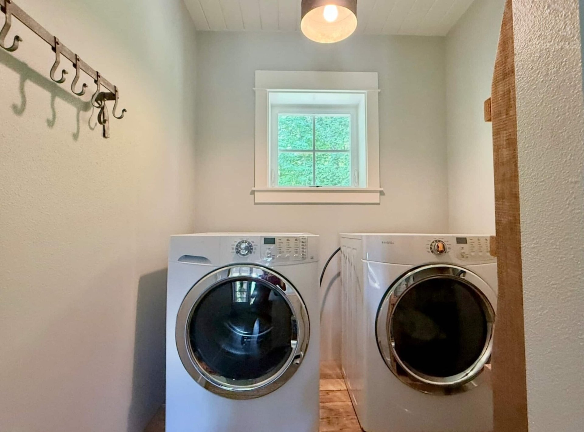 Cozy & Dainty 3-Bdr Farmhouse, Warren, Oregon — photo 59