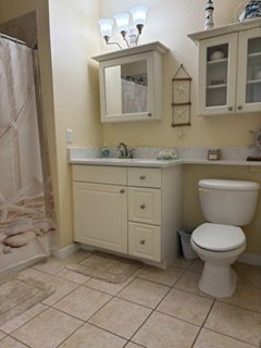 Full bath with tub. Small linen closet in the bedroom for easy access to fresh towels and face cloths. — Private Room in a shared space setting - St Augustine FL Sisters only, St. Augustine, Florida