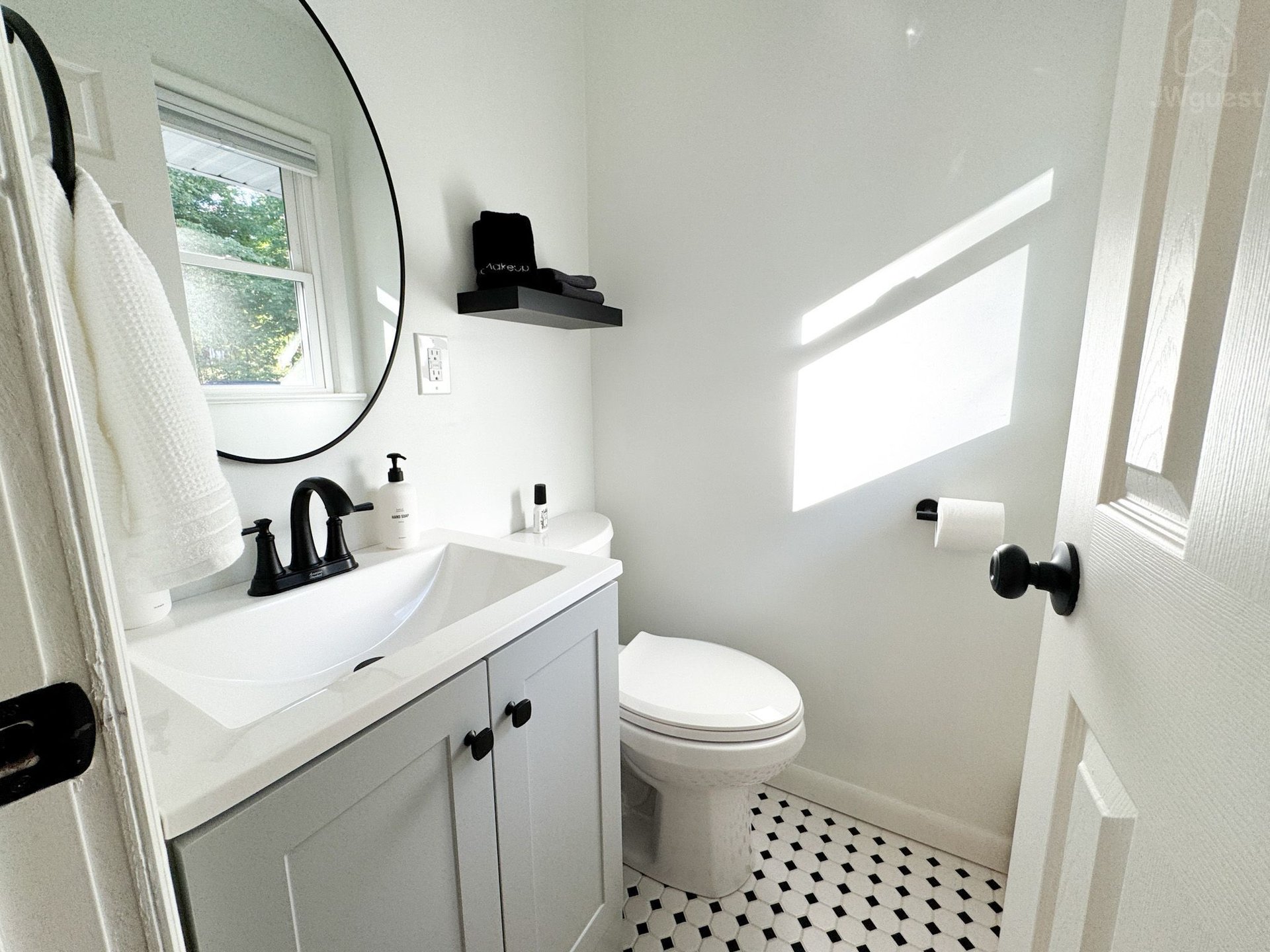 Balm Villa - 2 King En Suites and 1 Queen, Newburgh, New York — photo 40