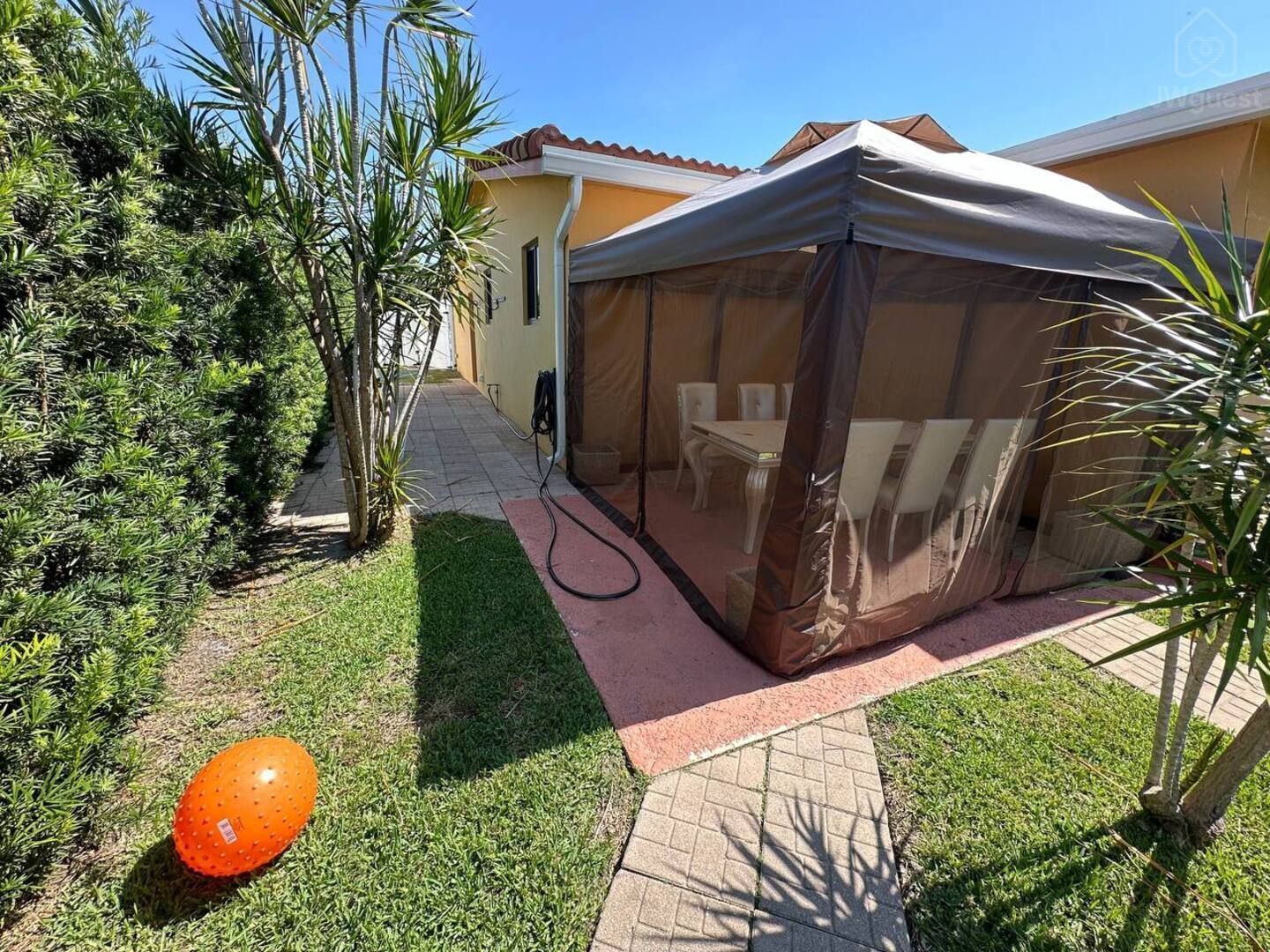 Family Rest House in Dania Beach, Dania Beach, Florida — photo 15