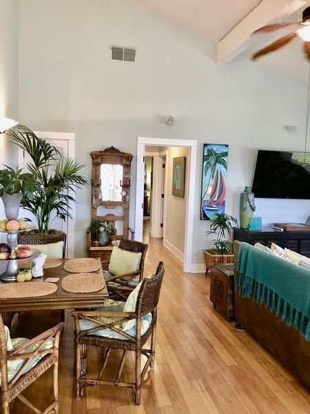 San Clemente Tropical Gateway, San Clemente, California — photo 6