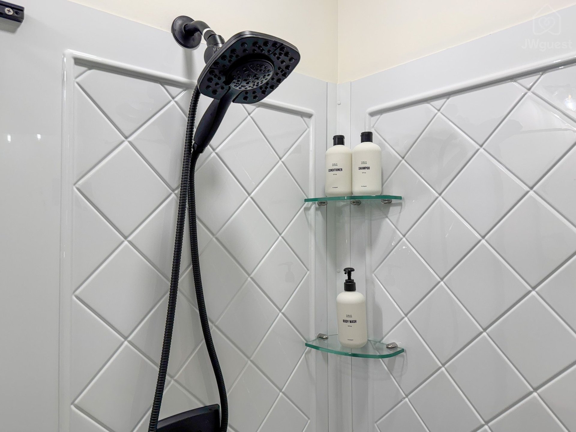 Balm Villa - 2 King En Suites and 1 Queen, Newburgh, New York — photo 35