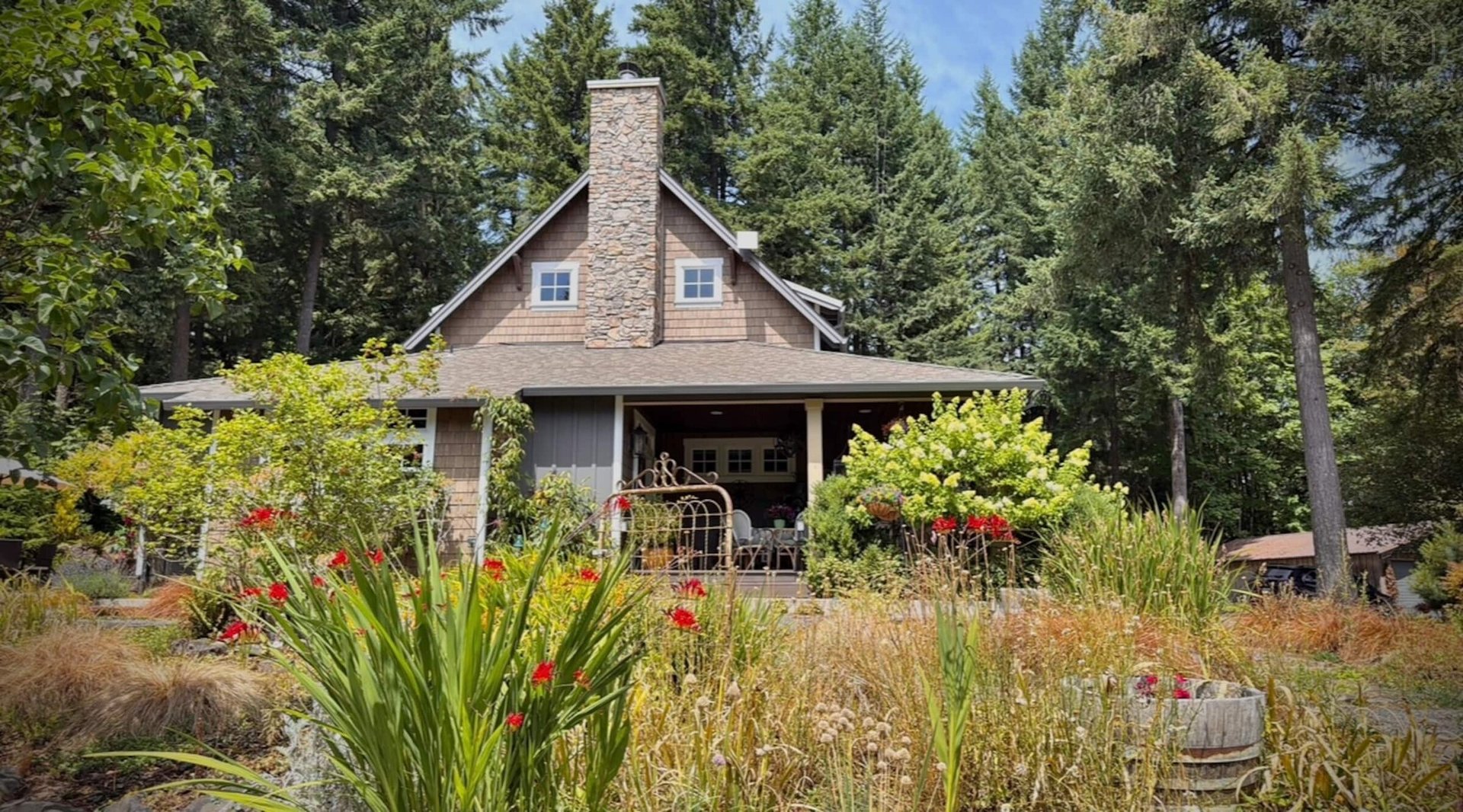 Cozy & Dainty 3-Bdr Farmhouse, Warren, Oregon — photo 79