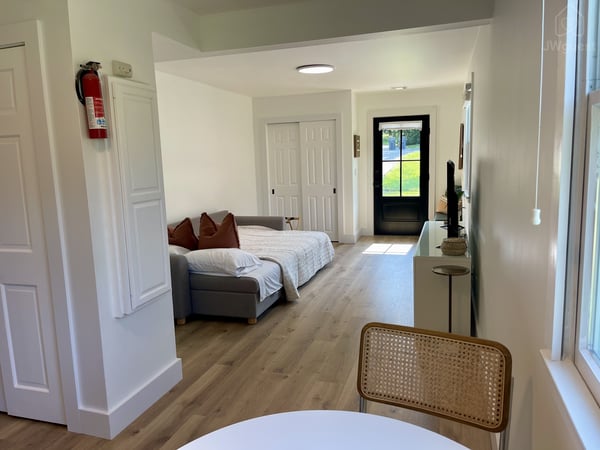 Modern cozy 1 bed 1 bath apartment in the heart of Warwick NY, Warwick, New York — photo 12