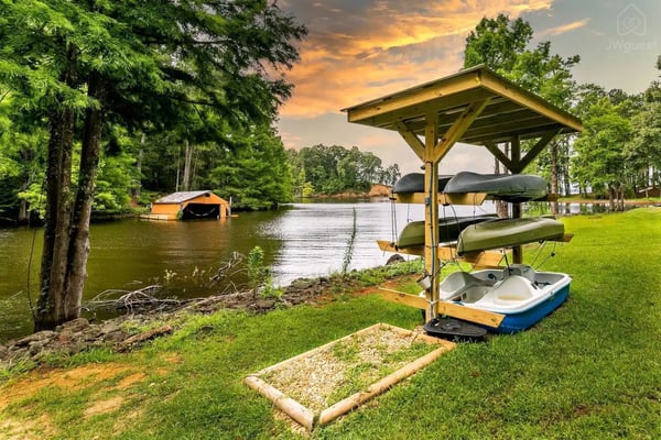 Kayaks with a view — Eden Cove Toledo Bend 4 kayaks Mid-lake Sleeps 16, Many, Louisiana