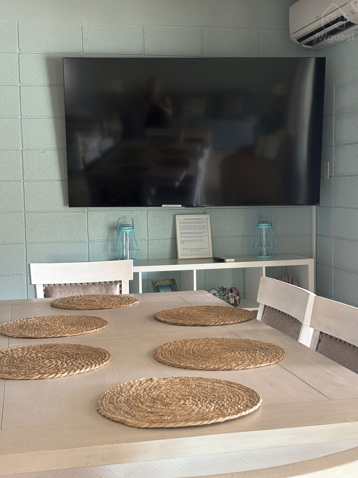 New 4K 75" smart TV — Waterfront 3BR 3BA with 37 ft Dock Tiki Hut Access to Club Pool, Key Colony Beach, Florida