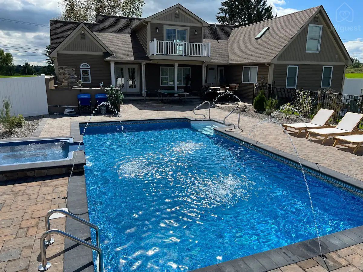 Resort style house with pool - 5min from bethel, Wallkill, New York — photo 1