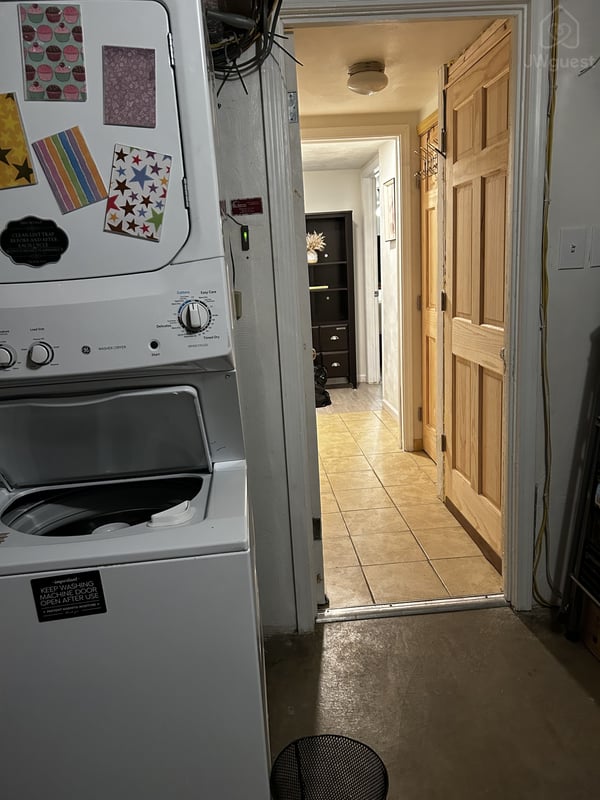 Immaculate one King bed apartment in North Versailles, Allegheny County, Pennsylvania — photo 34