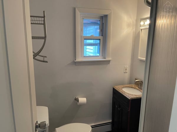 Cozy 1 Bedroom Getaway 21 Minutes to Bridgeport, Norwalk, Connecticut — photo 18