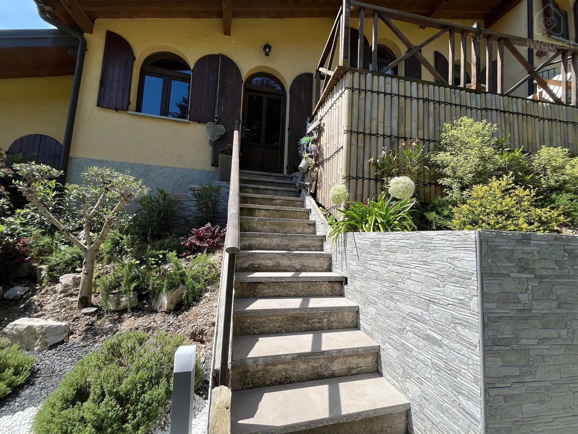 Casa immersa nel verde di un piccolo paesino di 300 abitanti, Marzio, Lombardia — photo 42
