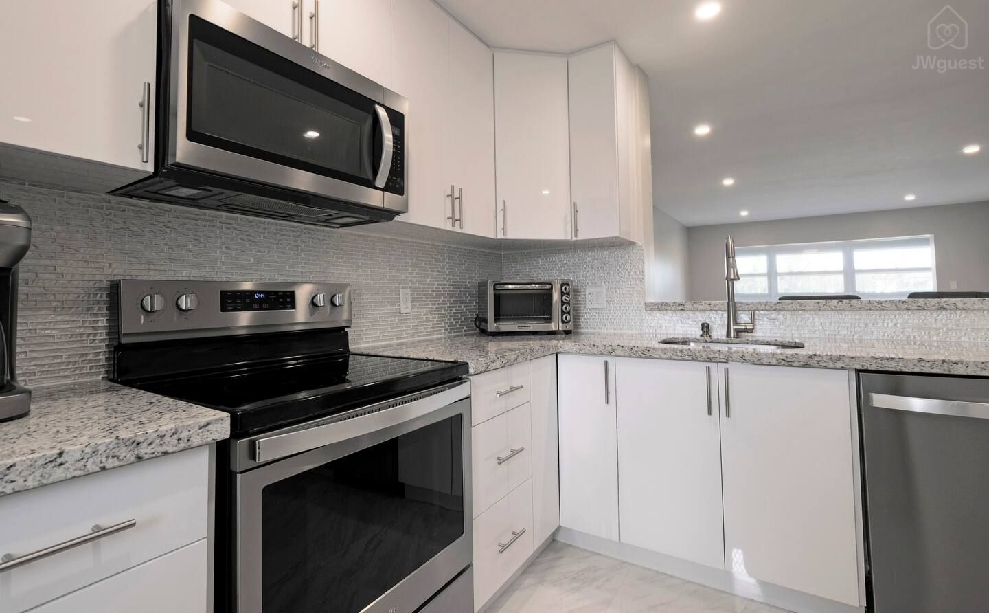 Pompano Beach bright condo, Lauderdale-by-the-Sea, Florida — photo 21