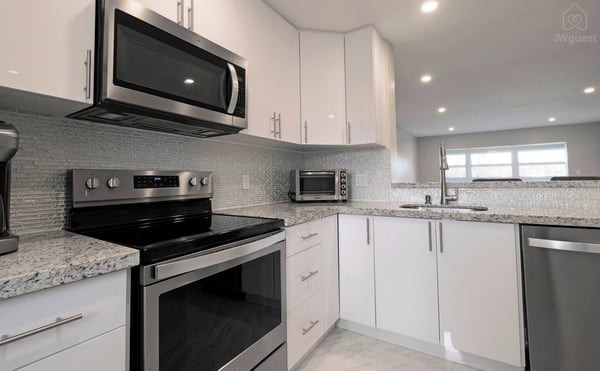 Pompano Beach bright condo, Lauderdale-by-the-Sea, Florida — photo 21