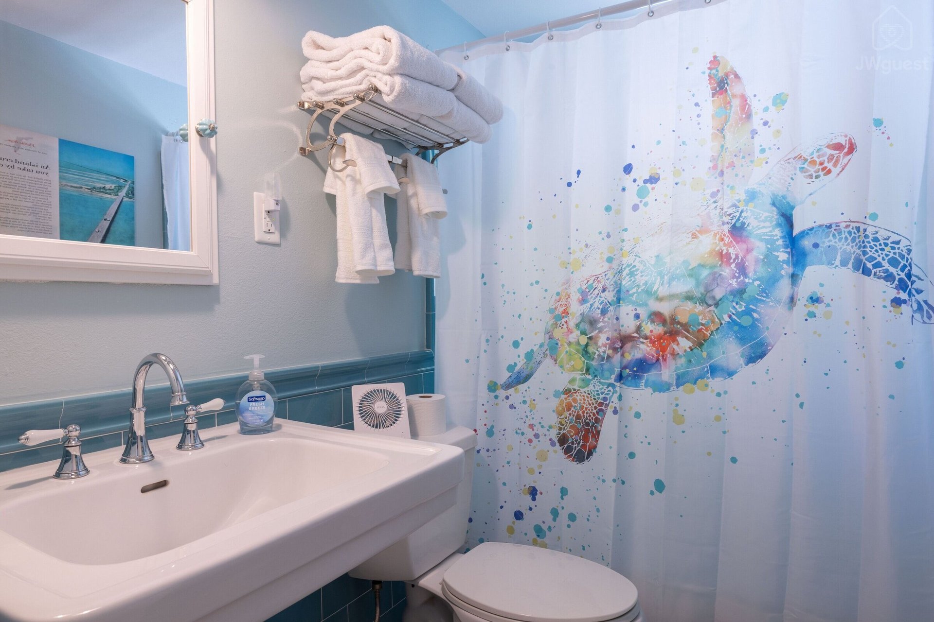 Guest Bathroom — Waterfront 3BR 3BA with 37 ft Dock Tiki Hut Access to Club Pool, Key Colony Beach, Florida