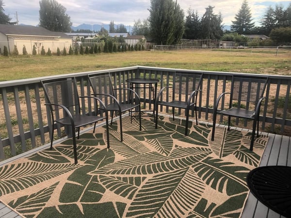 Outside space, great for relaxing — Tiny home with Mountain View, Sequim, Washington