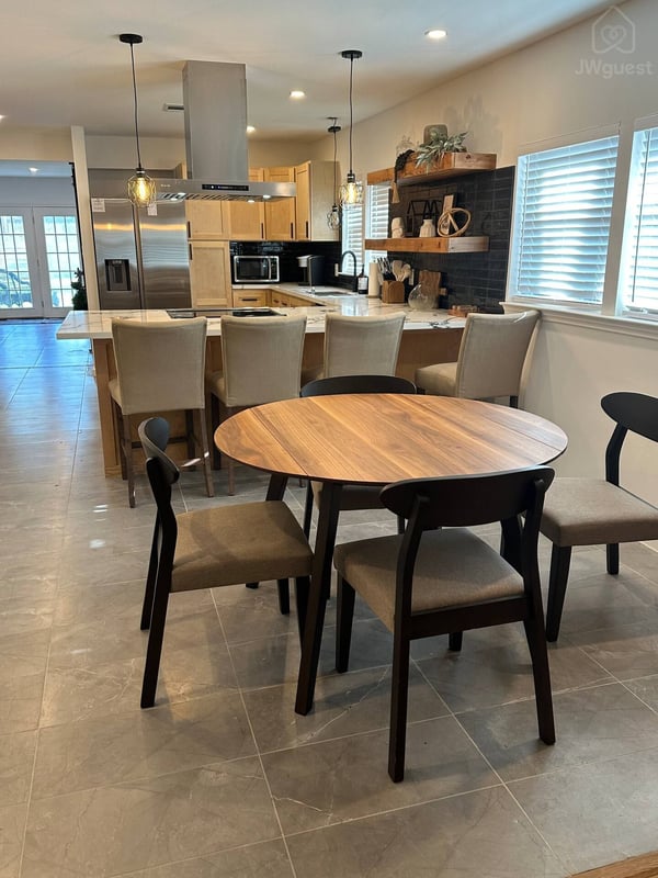 The Cozy Corner 4BR Sleeps 8, Houston, Texas — photo 12