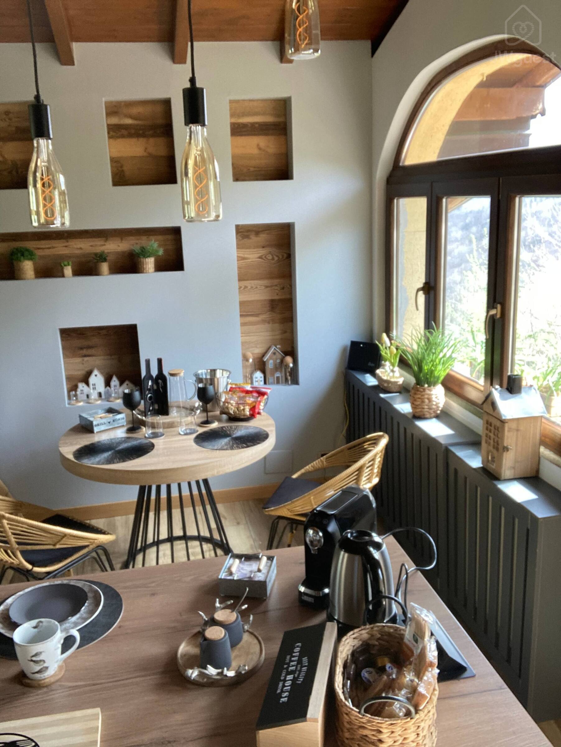Casa immersa nel verde di un piccolo paesino di 300 abitanti, Marzio, Lombardia — photo 12