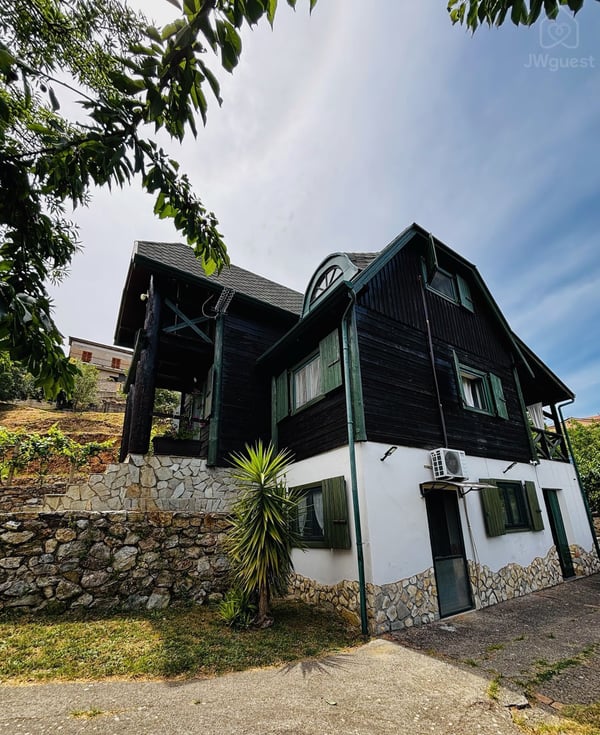 Cozy Wooden House in Calabria Villa Victoria, Dipignano, Calabria — photo 6