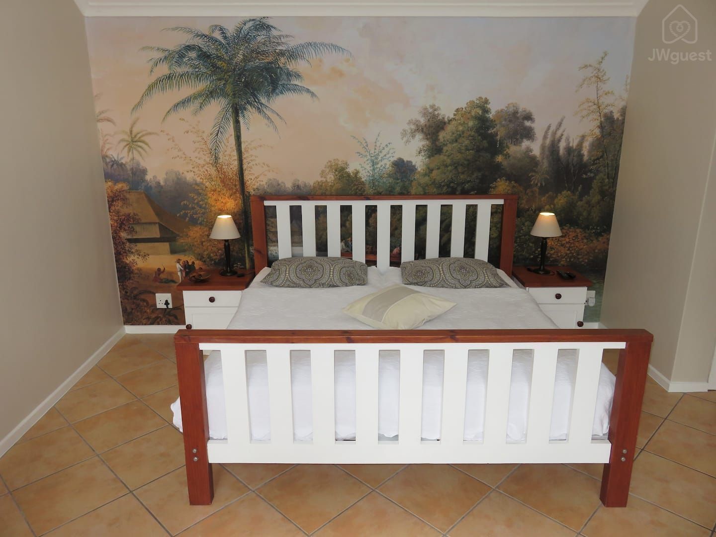 Studio 2 King sized Bed with 2 mattresses and 2 separate Duvets — Wonderful Studio Apartment between 2 Oceans #2, Cape Town, Western Cape