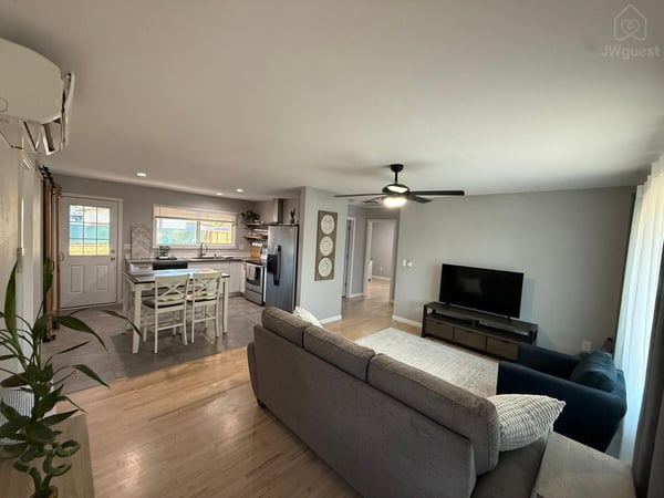 The Marino House - A Cozy Keizer Retreat, Keizer, Oregon — photo 6
