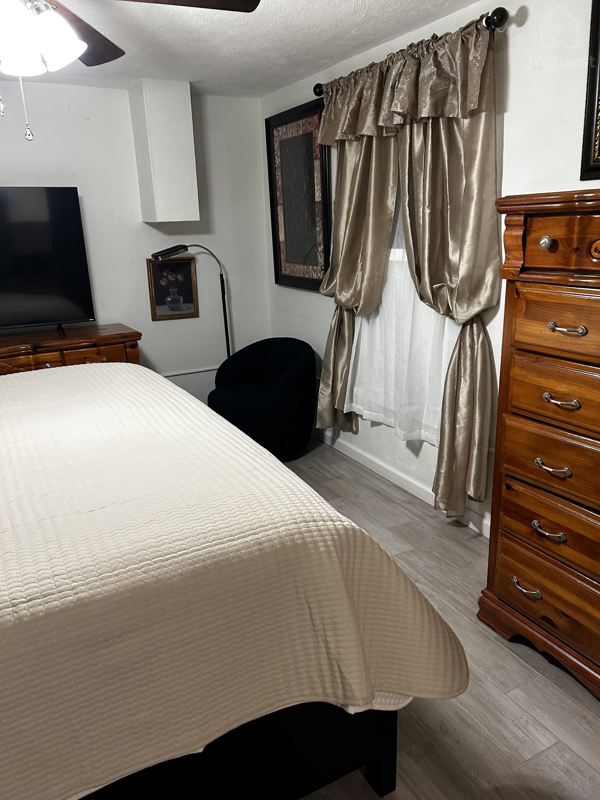 Another view of the bedroom, sitting area — Immaculate one King bed apartment in North Versailles, Allegheny County, Pennsylvania