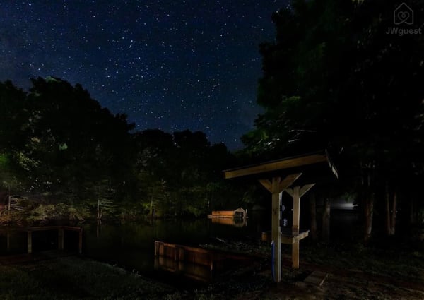 Boat dock fish table nightThe Starry Night — Eden Cove Toledo Bend 4 kayaks Mid-lake Sleeps 16, Many, Louisiana