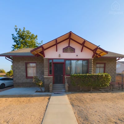 Historic 1907 Craftsman Retreat Gateway to SoCal, Highland, California — photo 1