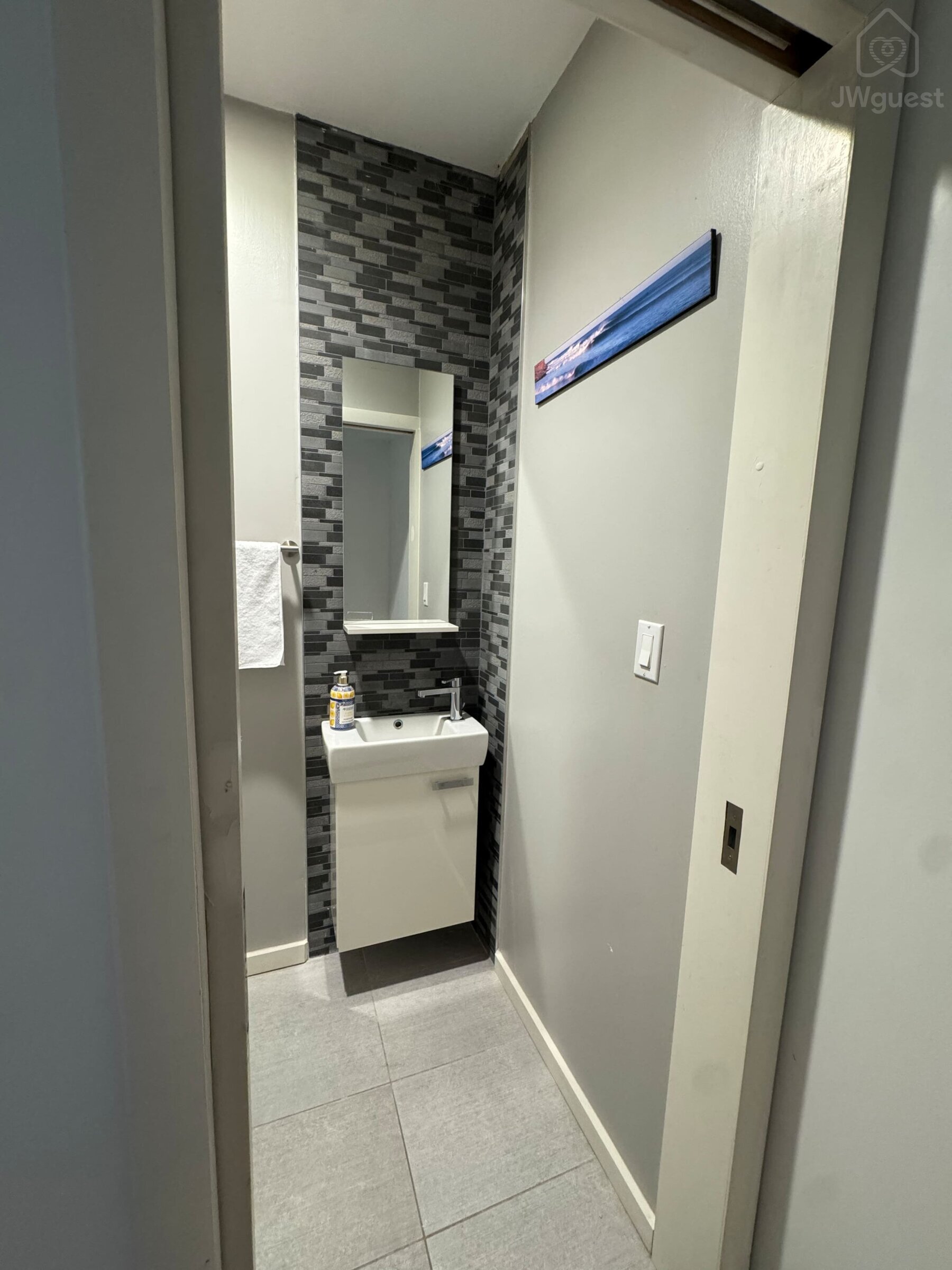 Cozy Basement Retreat with Private Entrance, Ashton-Sandy Spring, Maryland — photo 23