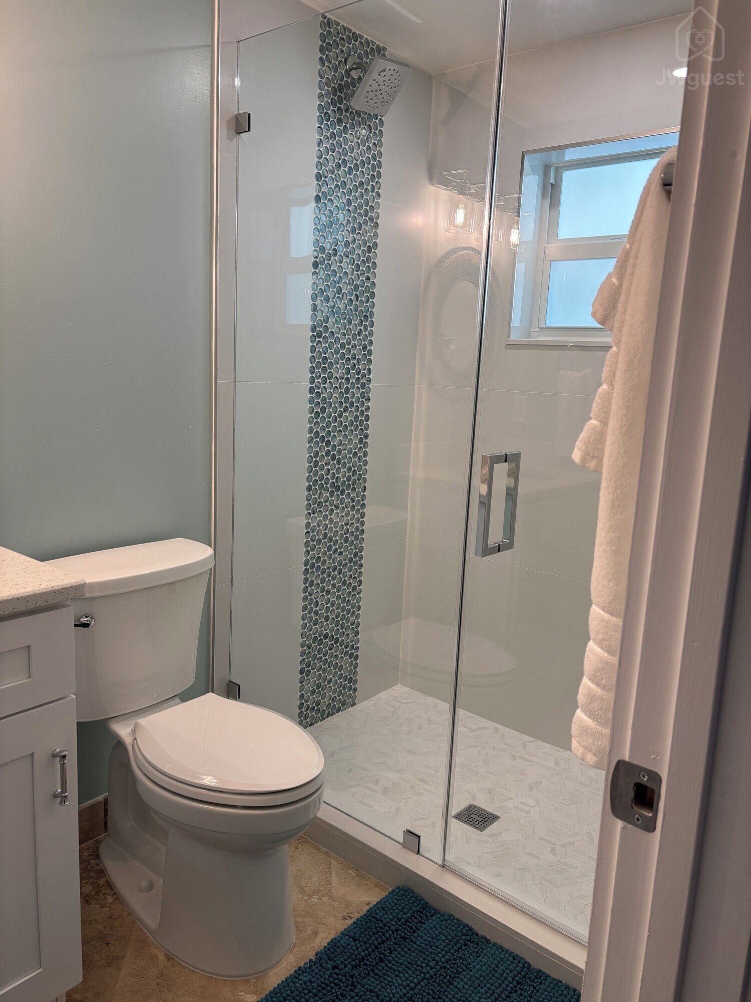 Bathroom — Waterfront 3BR 3BA with 37 ft Dock Tiki Hut Access to Club Pool, Key Colony Beach, Florida
