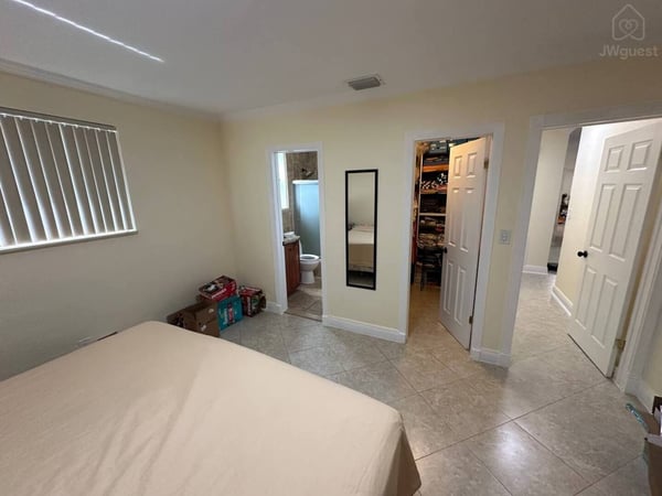 Master bedroom — Family Rest House in Dania Beach, Dania Beach, Florida
