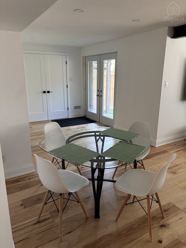 Bright & Modern Private Guest Suite | Separate Entrance | Newl, Brampton, Ontario — photo 2