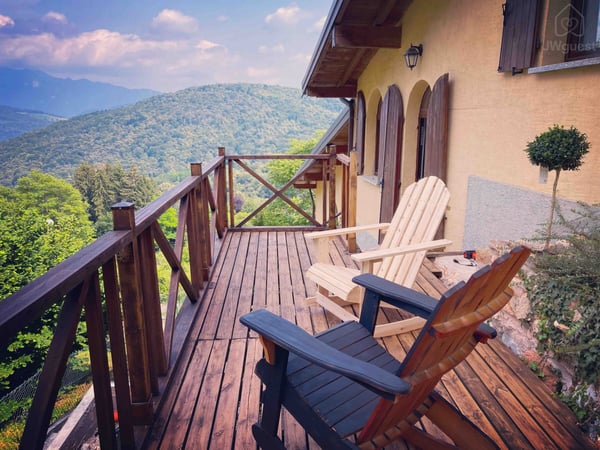Casa immersa nel verde di un piccolo paesino di 300 abitanti, Marzio, Lombardia — photo 37