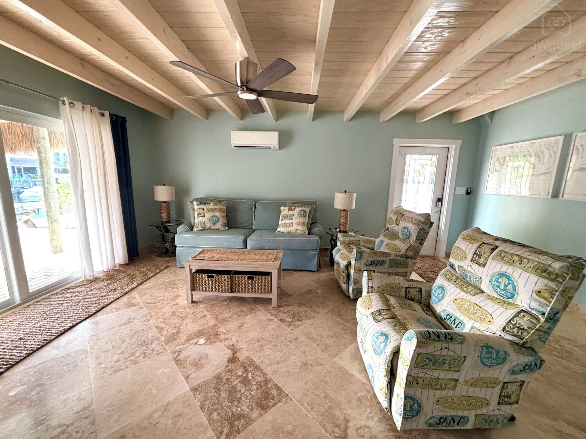 Living area — Waterfront 3BR 3BA with 37 ft Dock Tiki Hut Access to Club Pool, Key Colony Beach, Florida