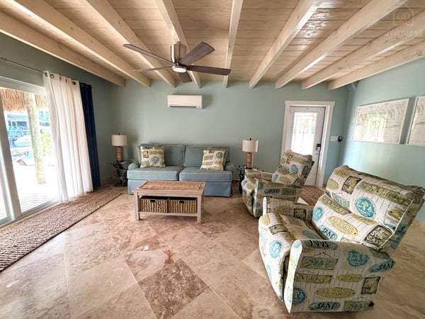 Living area — Waterfront 3BR 3BA with 37 ft Dock Tiki Hut Access to Club Pool, Key Colony Beach, Florida