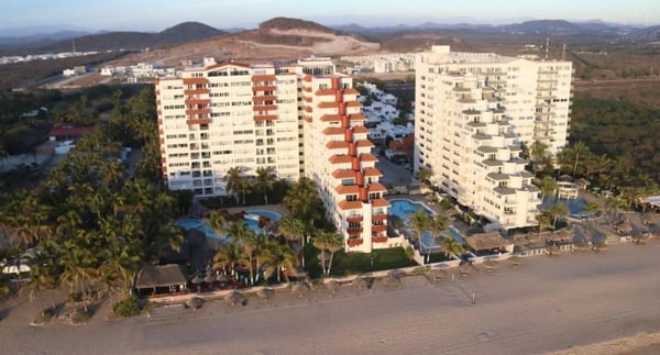 The houses are behind the towers, with access to Cerritos beach. Beach is 6 miles long. — Bedroom in Casa in a gated beach resort, in Mazatlan Mexico, Mazatlán, Sinaloa