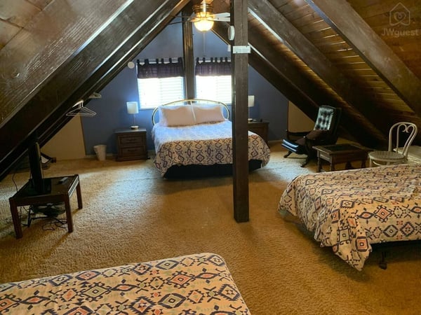 Upstairs loft — Wooded Quiet Secluded South Lake Tahoe Chalet, South Lake Tahoe, California
