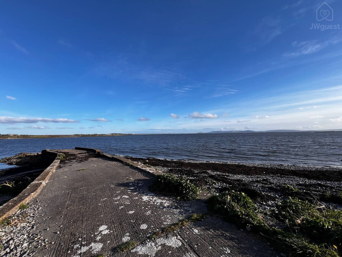 Modern King Room Coastal Walks in Galway City, Galway, County Galway — photo 14