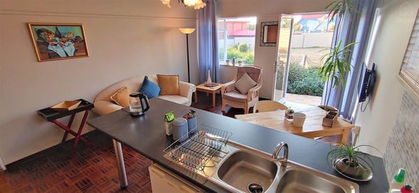 Garden cottage, Roodepoort, Gauteng — photo 12